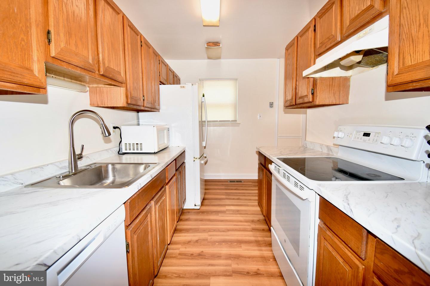 25253 Conrad Ct Property Photo 4
