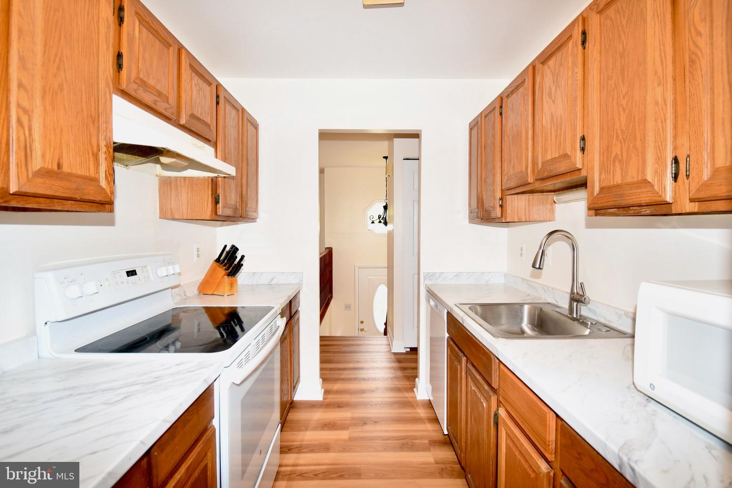 25253 Conrad Ct Property Photo 6