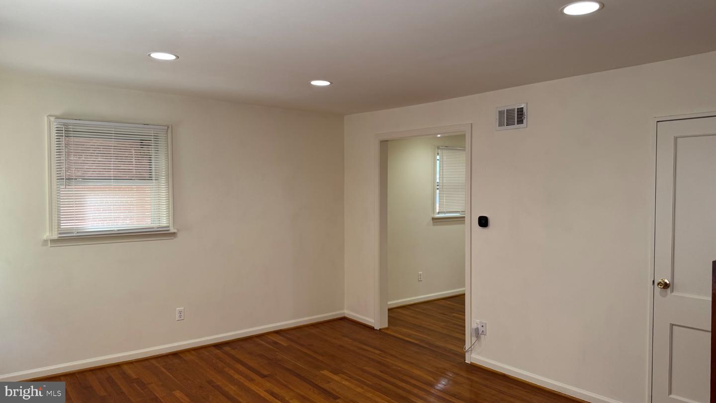 3204 Henderson Ave Property Photo 4