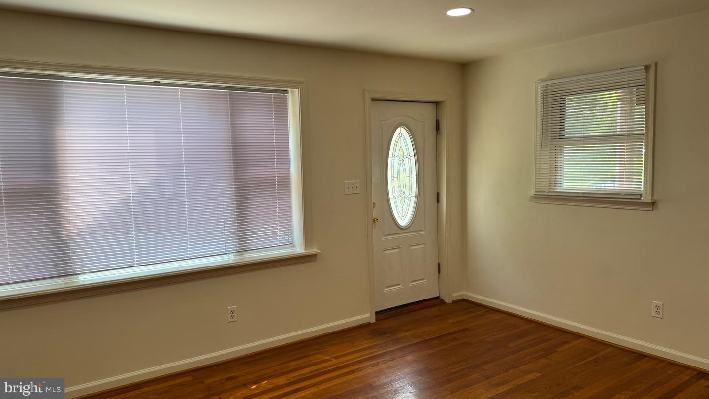 3204 Henderson Ave Property Photo 6
