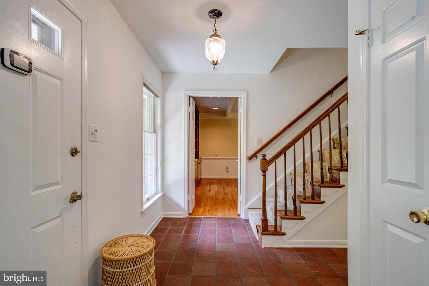 9326 Edgewood Ct Property Photo 4