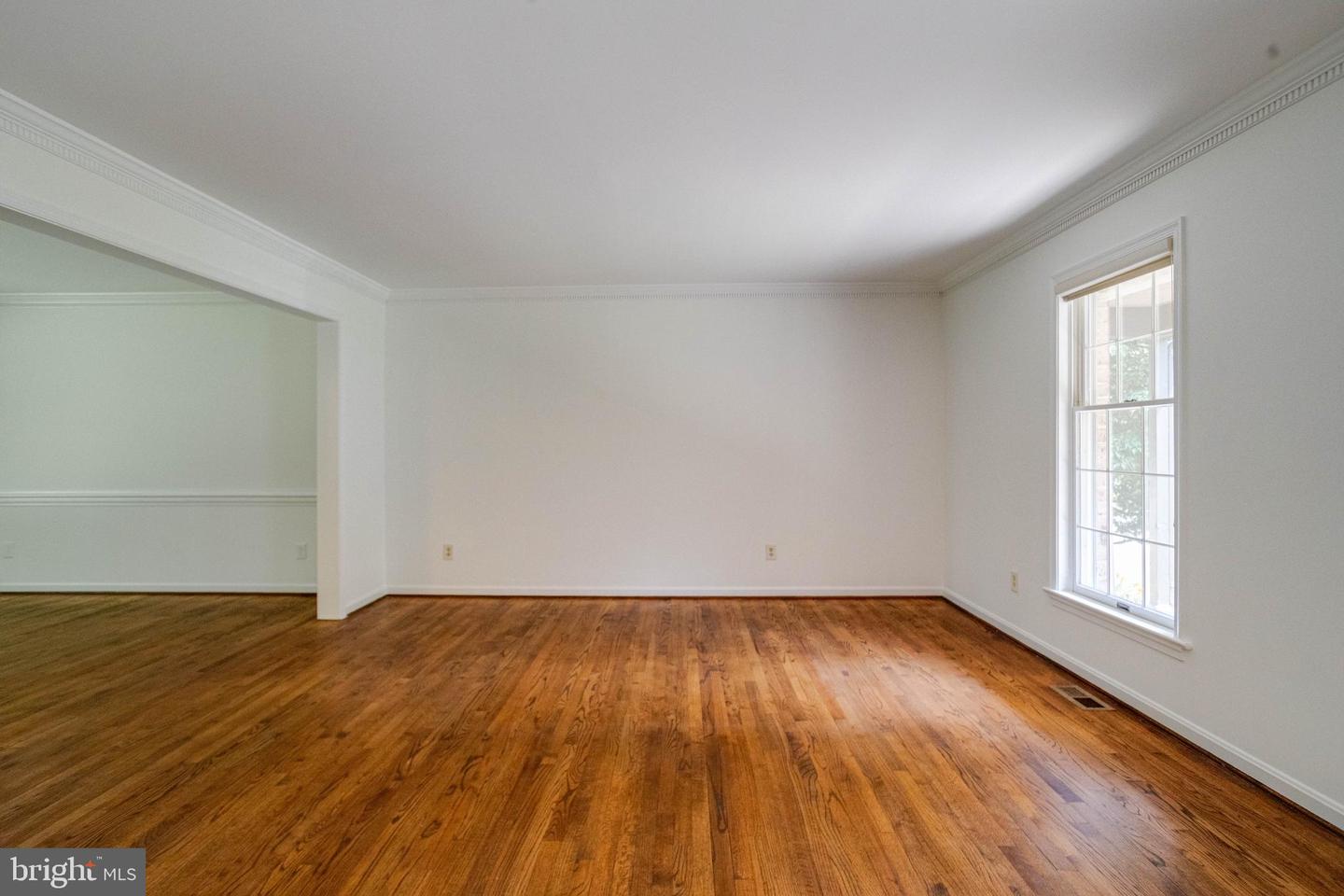 9326 Edgewood Ct Property Photo 8