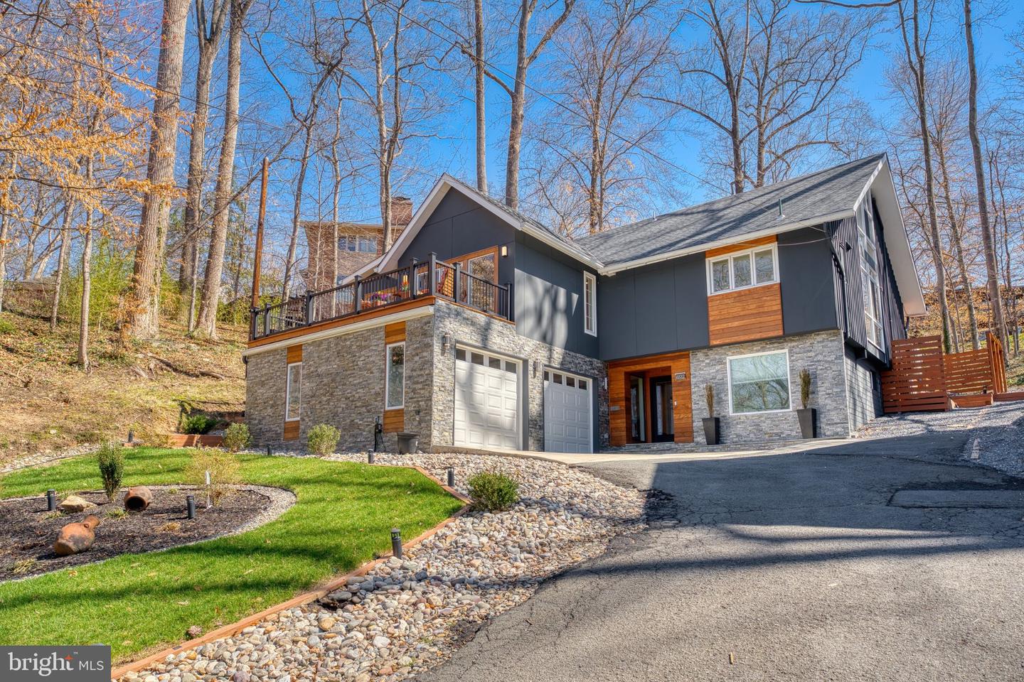 6522 Walhonding Rd Property Photo 1