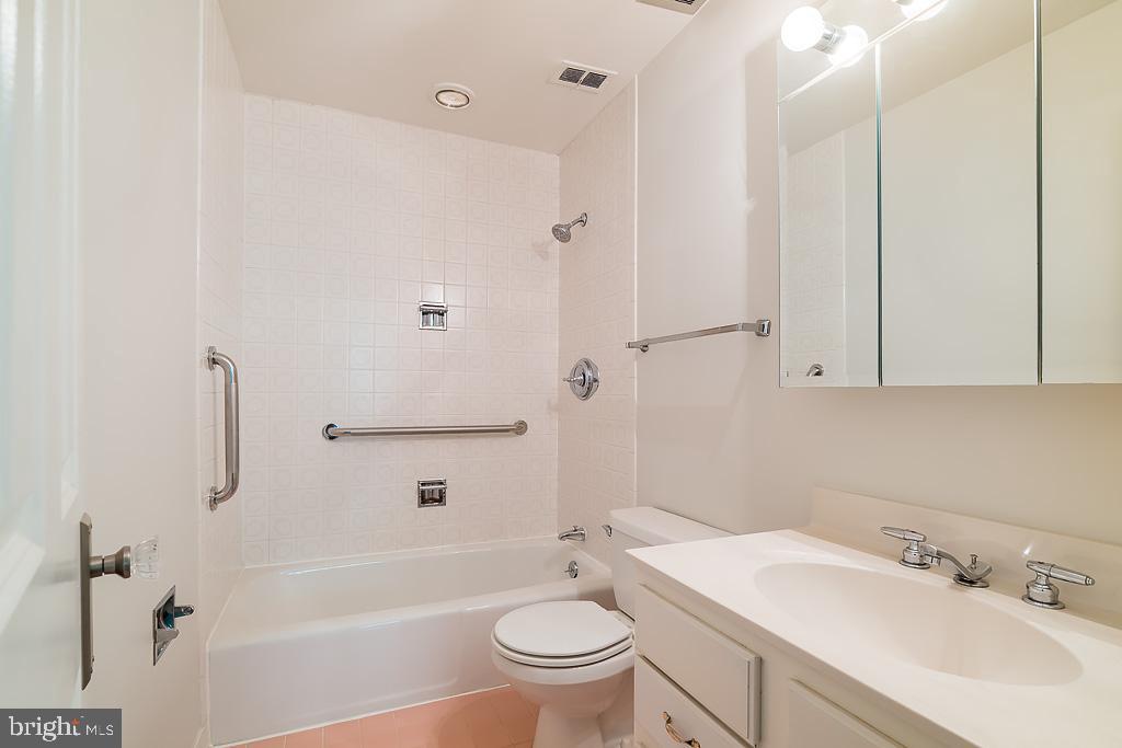 3500 Hamlet Pl #702 Property Photo 16