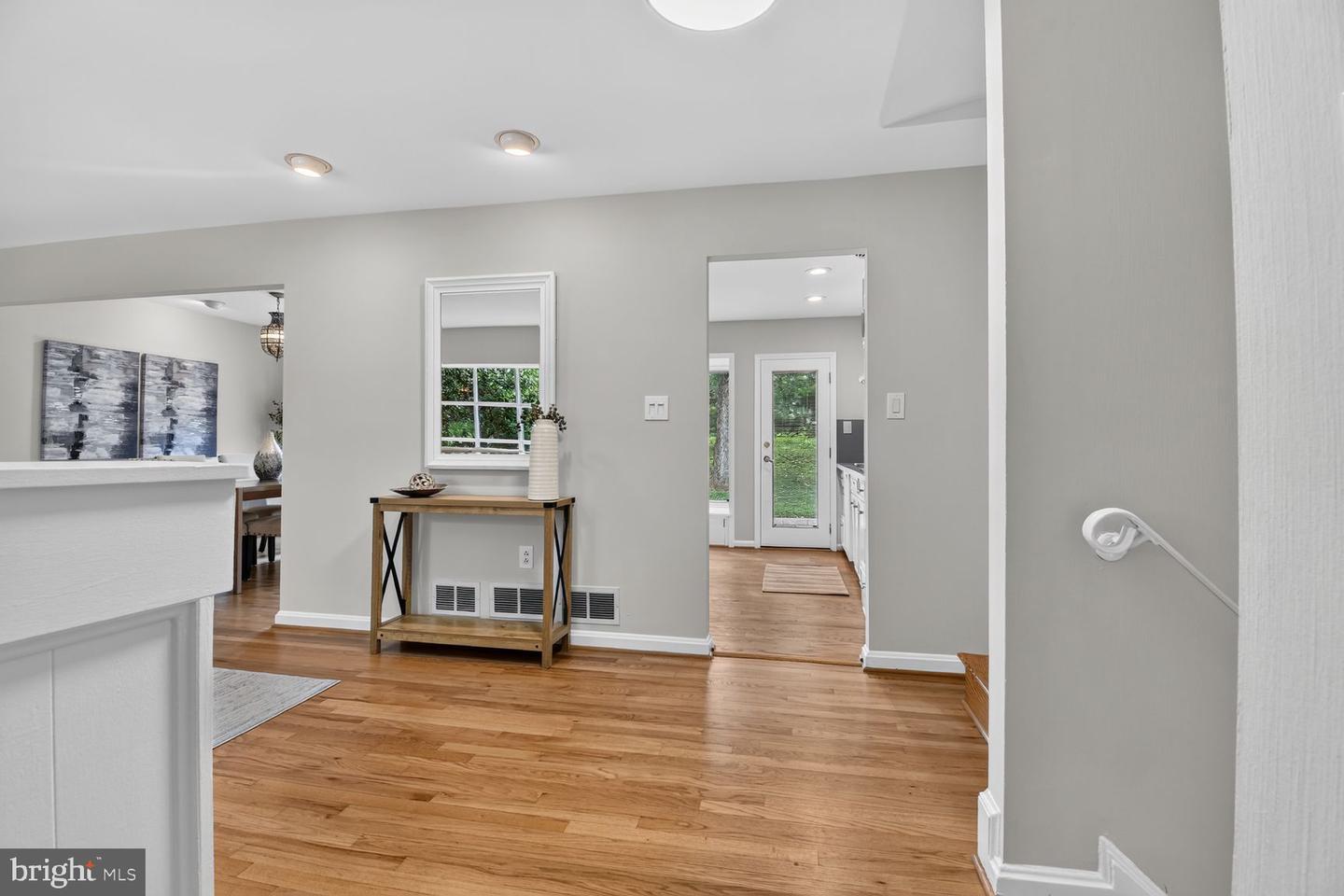 8511 Freyman Dr Property Photo 4