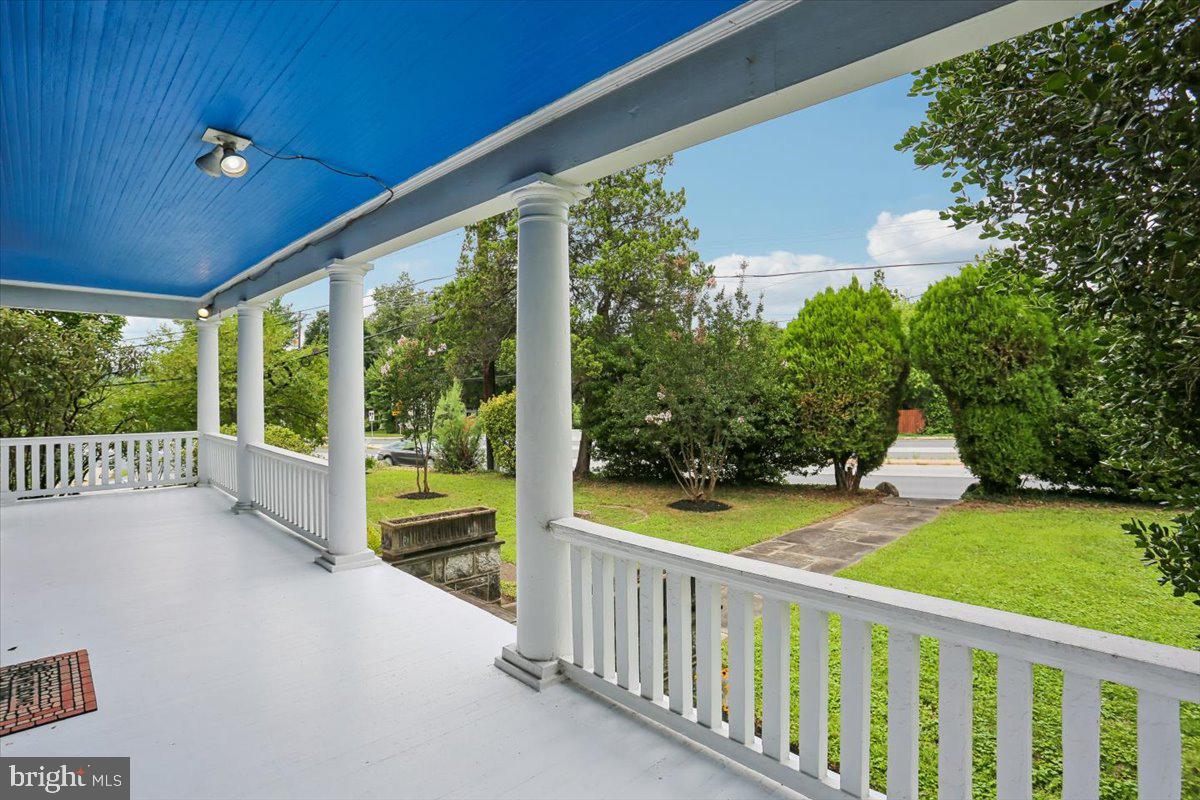 9501 Colesville Rd Property Photo 3