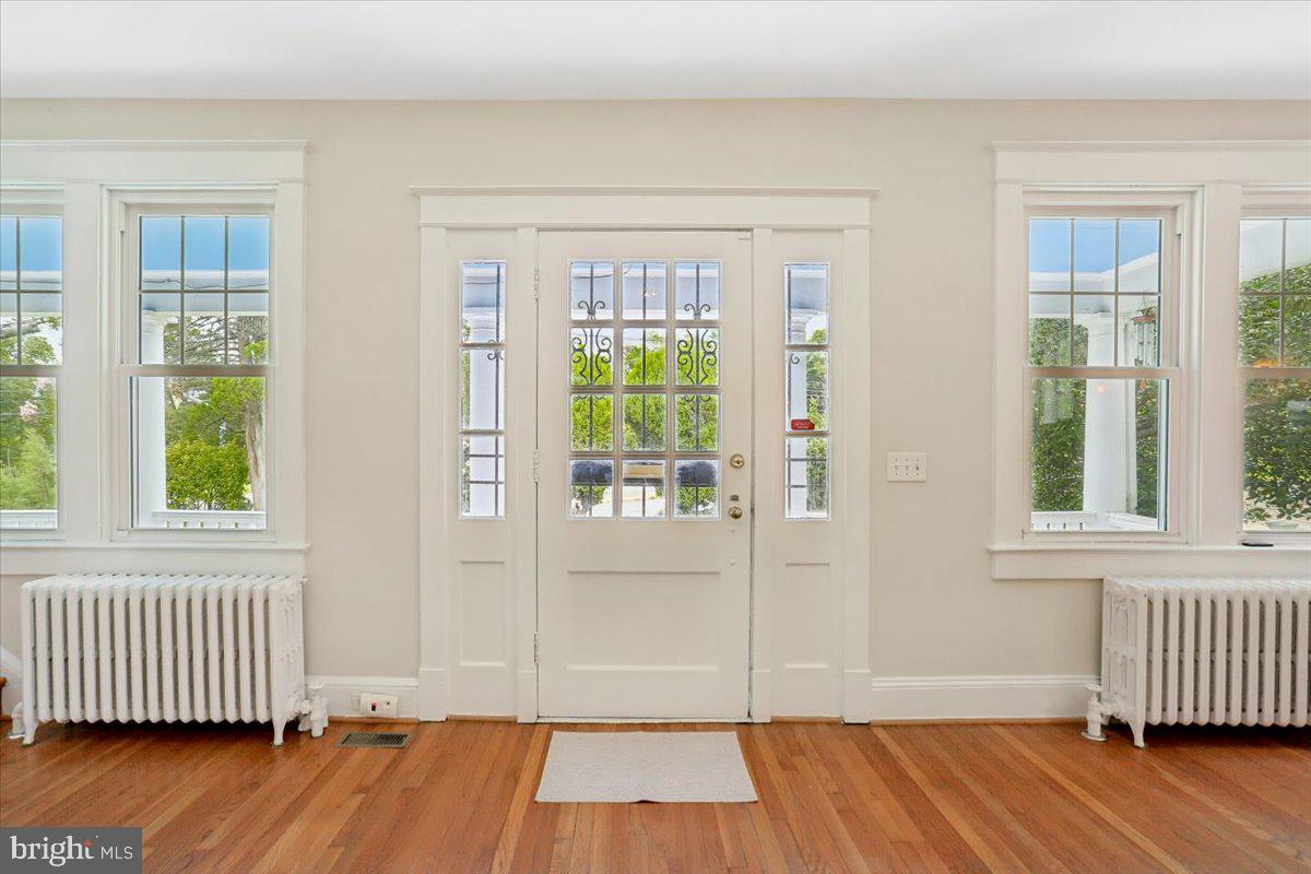 9501 Colesville Rd Property Photo 8