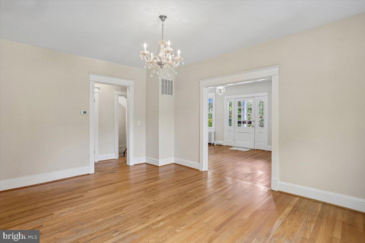 9501 Colesville Rd Property Photo 17