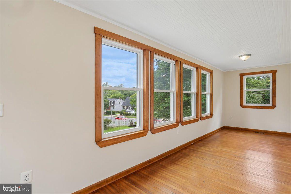 9501 Colesville Rd Property Photo 28
