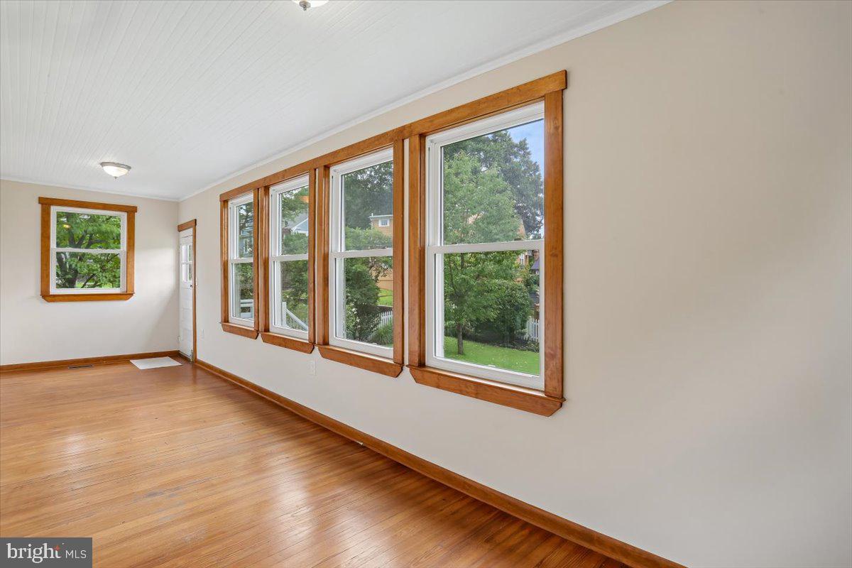9501 Colesville Rd Property Photo 29