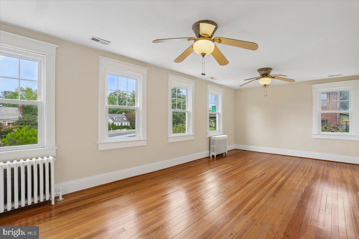 9501 Colesville Rd Property Photo 39