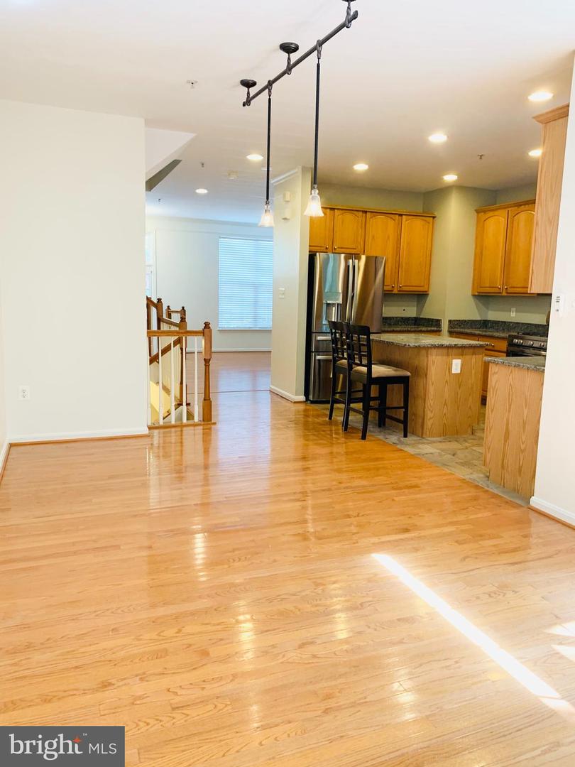 13706 Harvest Glen Way Property Photo 6