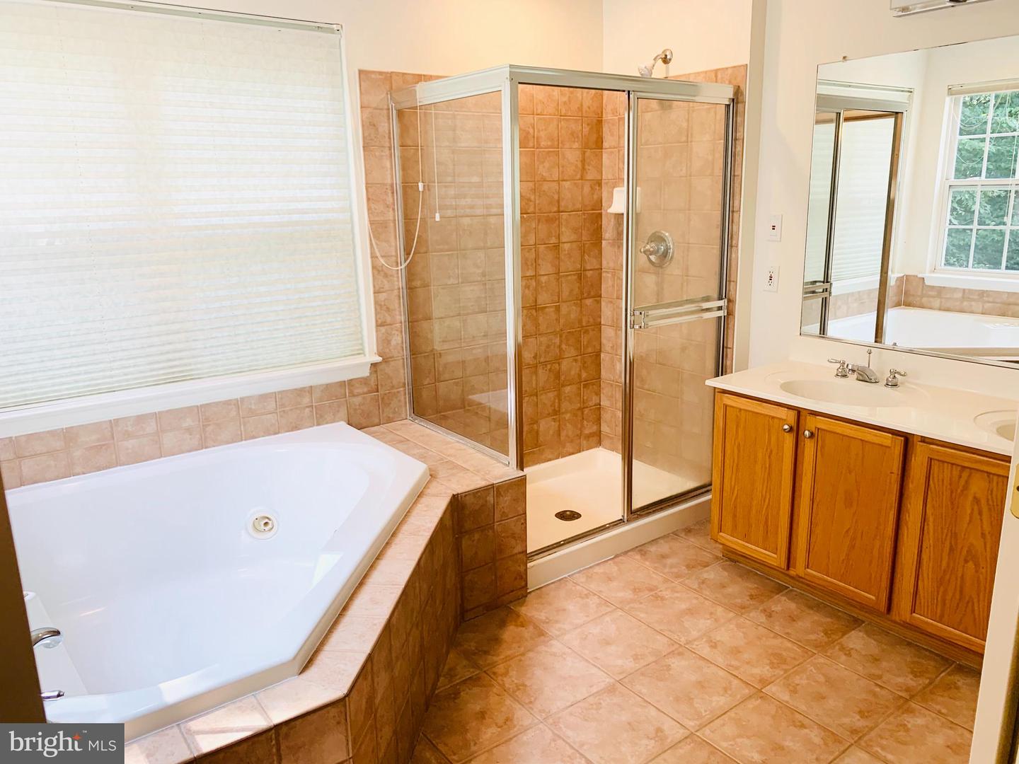 13706 Harvest Glen Way Property Photo 16