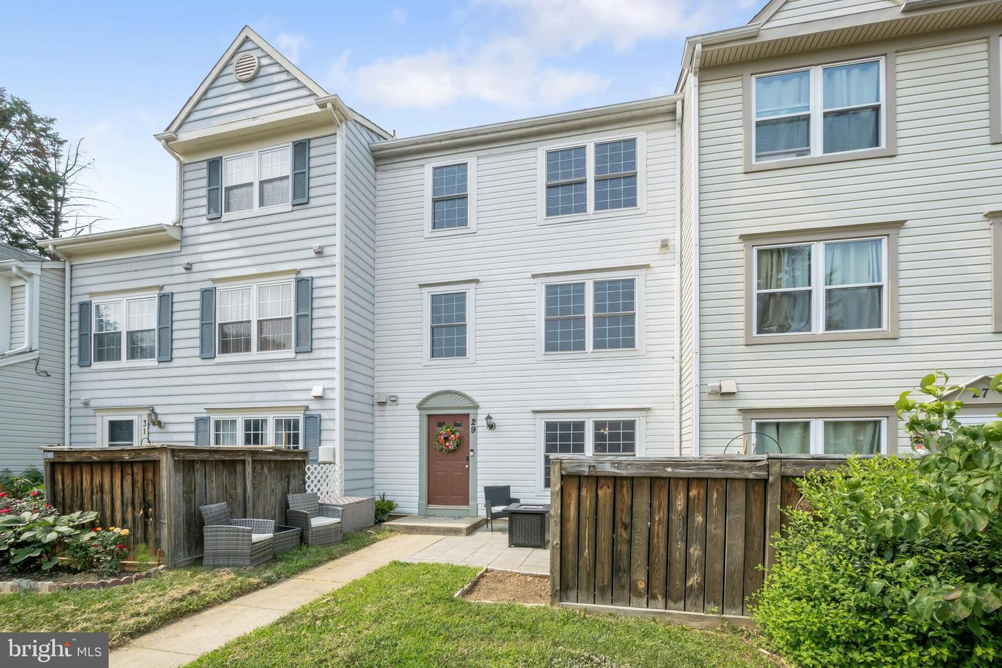 29 Highstream Ct #1027 Property Photo 2