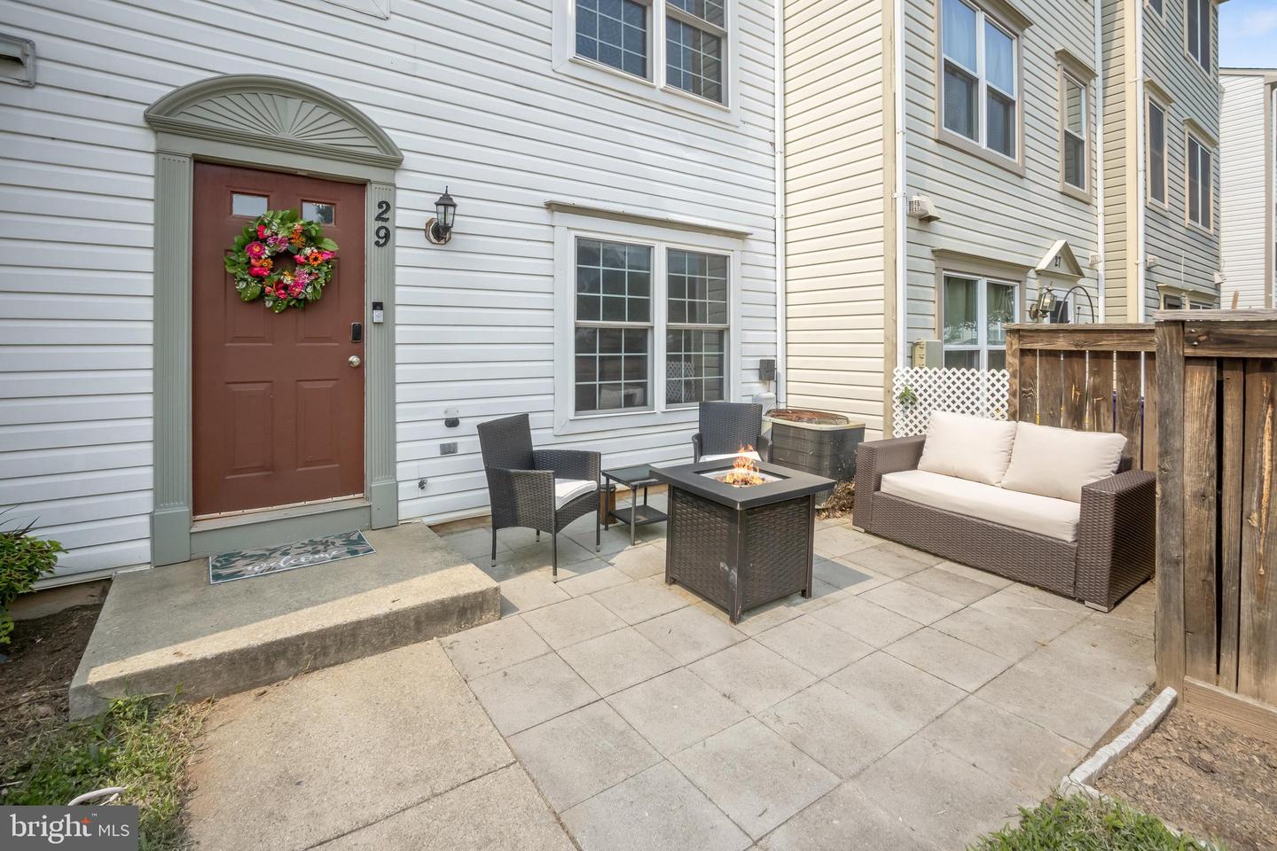29 Highstream Ct #1027 Property Photo 4