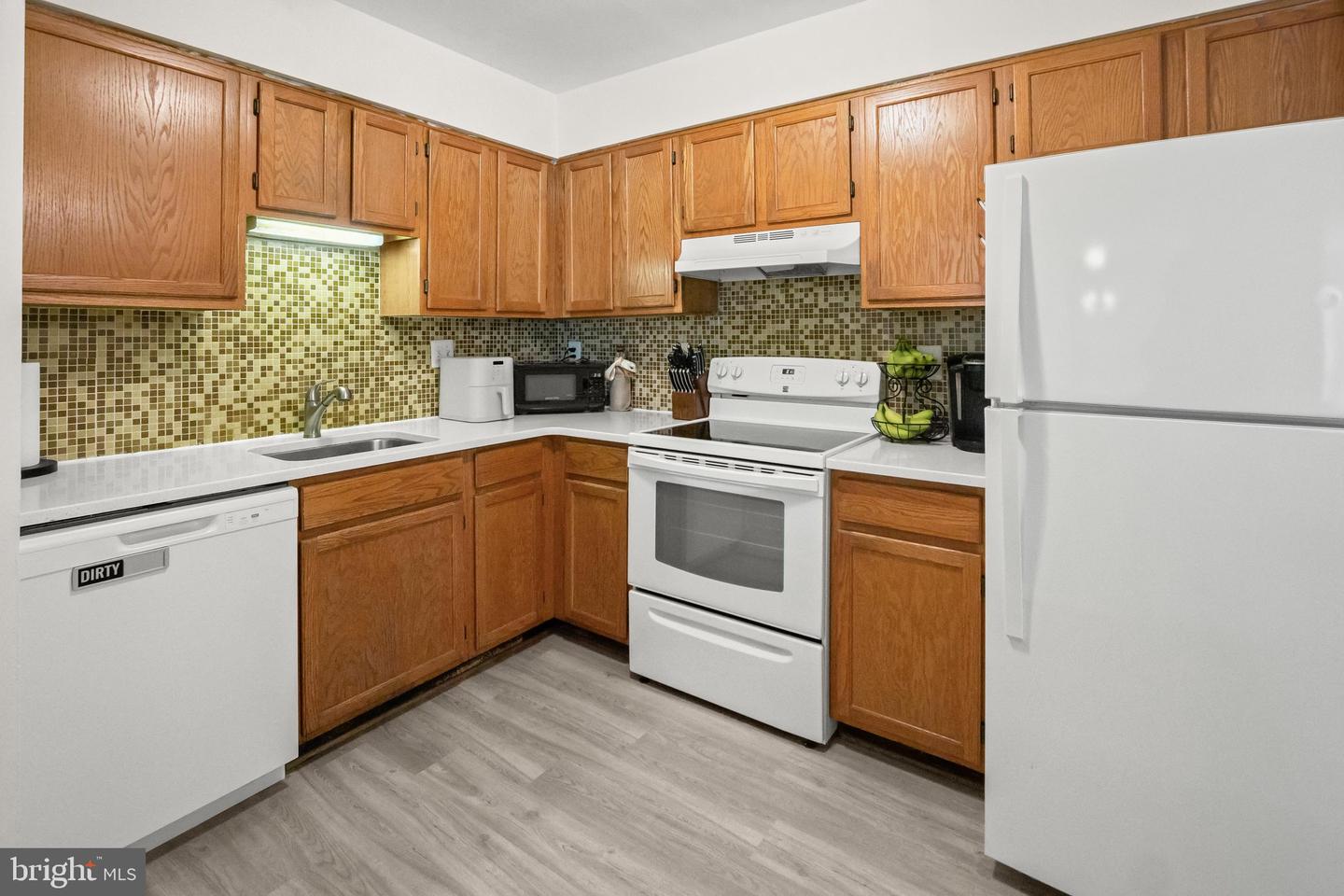 29 Highstream Ct #1027 Property Photo 10