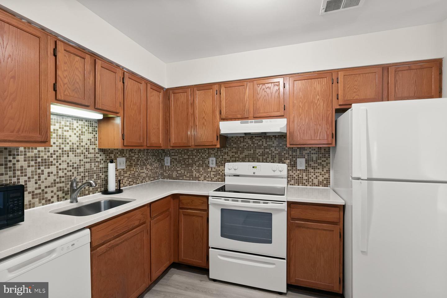 29 Highstream Ct #1027 Property Photo 12