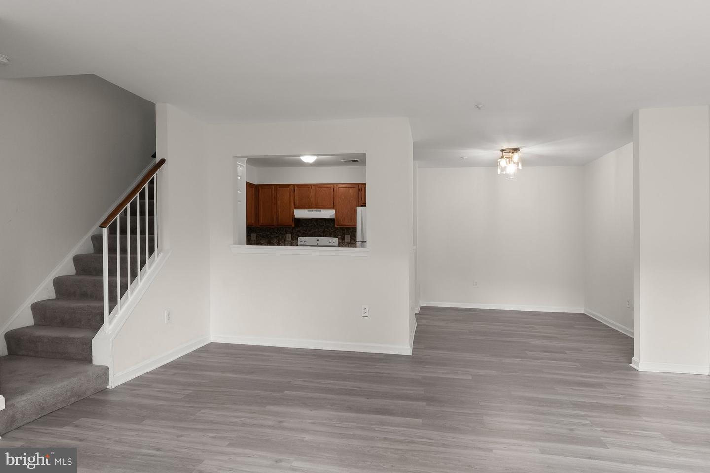 29 Highstream Ct #1027 Property Photo 13
