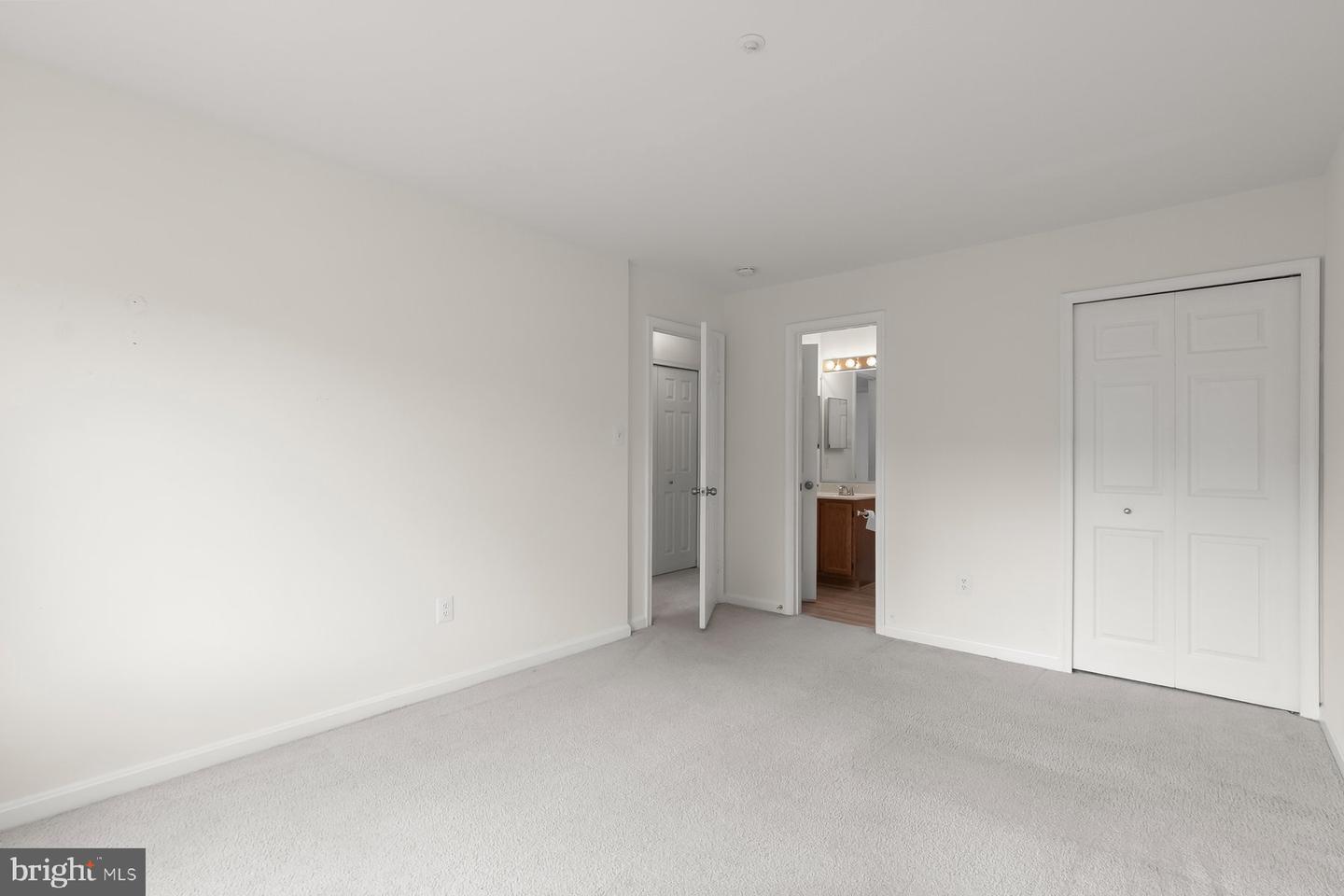 29 Highstream Ct #1027 Property Photo 14