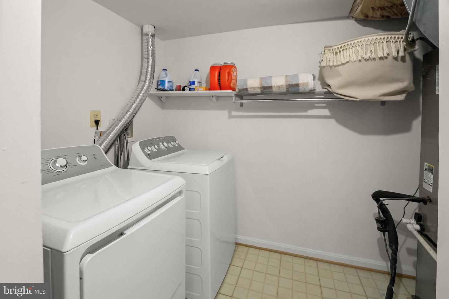 29 Highstream Ct #1027 Property Photo 16