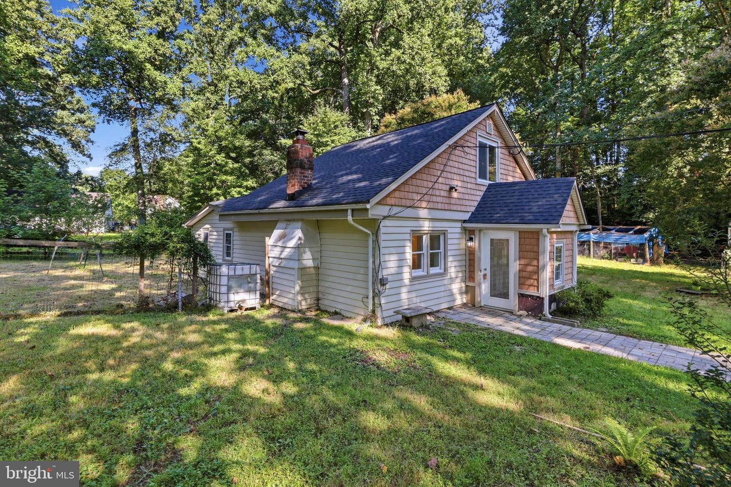 12820 Maple St Property Photo 1