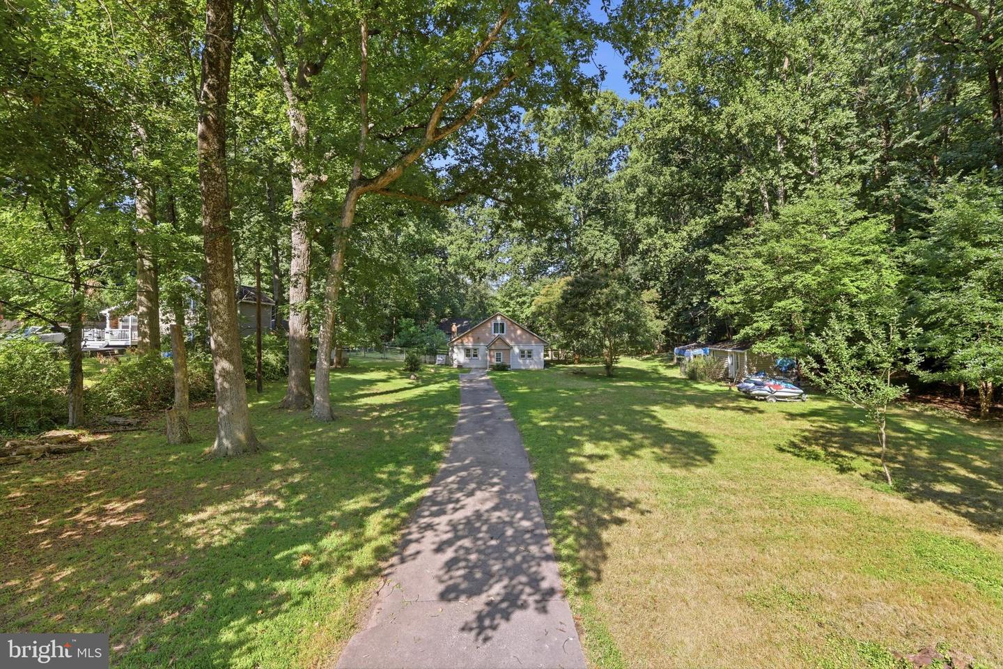 12820 Maple St Property Photo 2