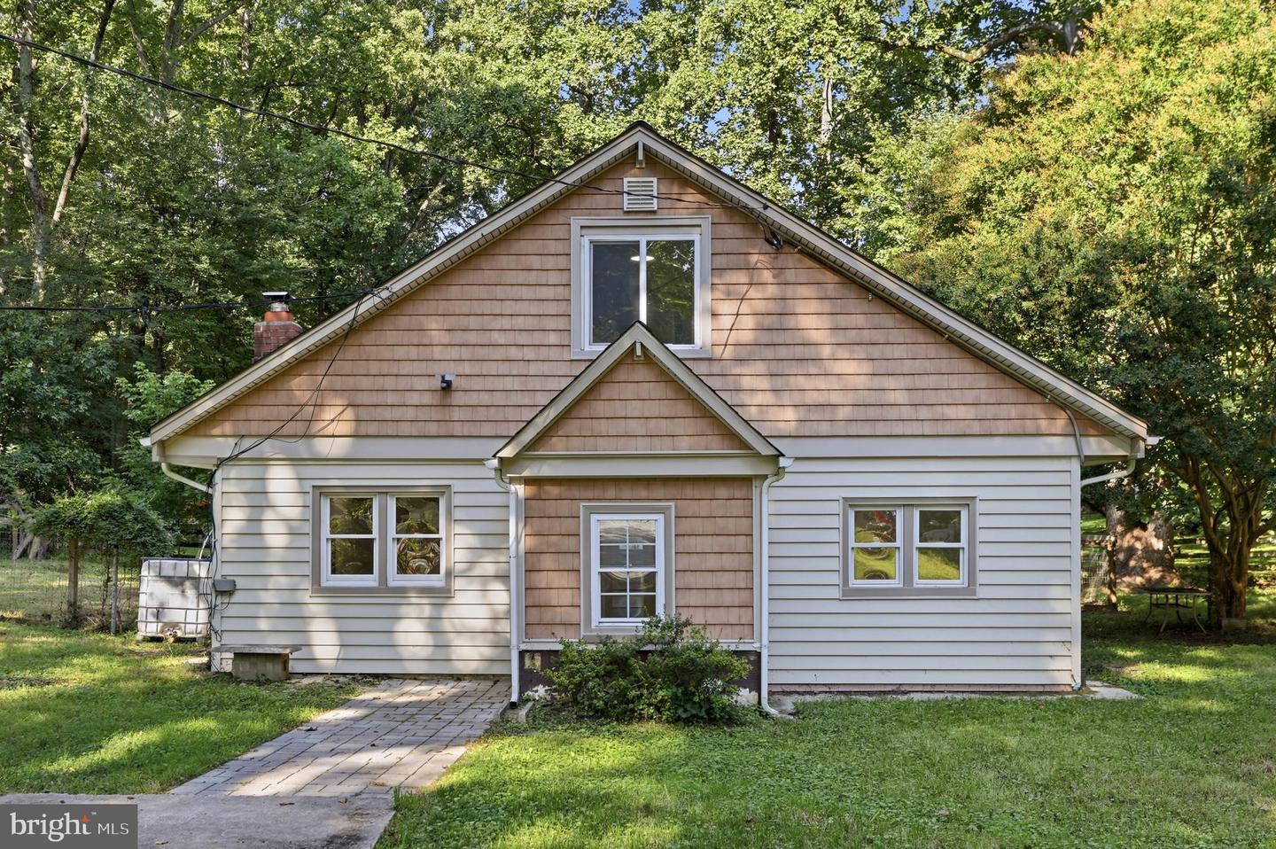 12820 Maple St Property Photo 3
