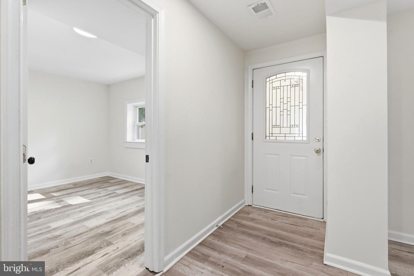 12820 Maple St Property Photo 7