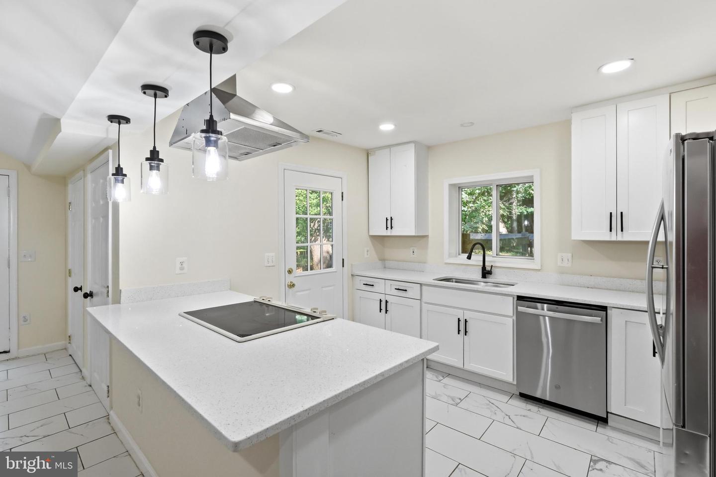 12820 Maple St Property Photo 12
