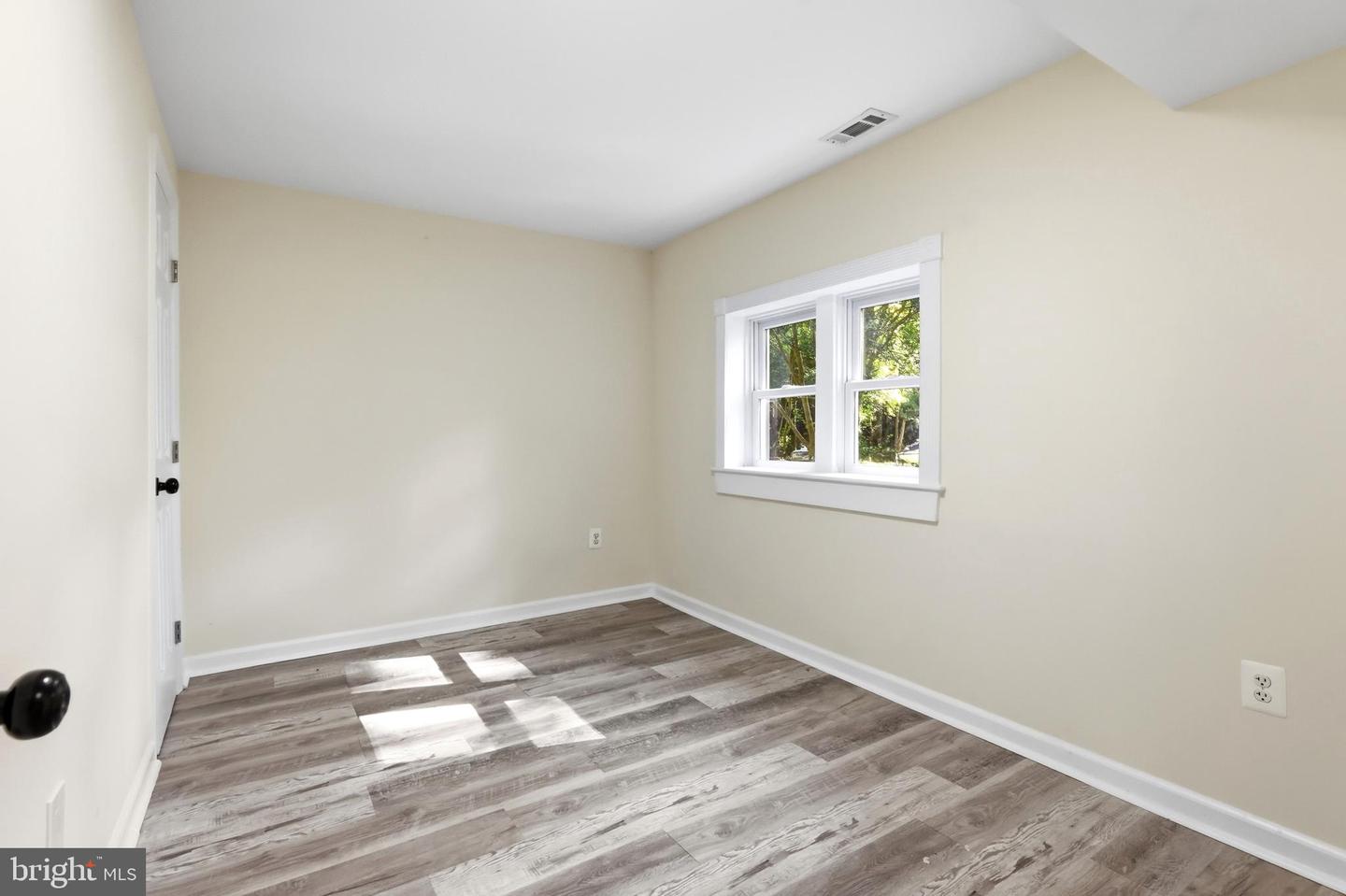 12820 Maple St Property Photo 15