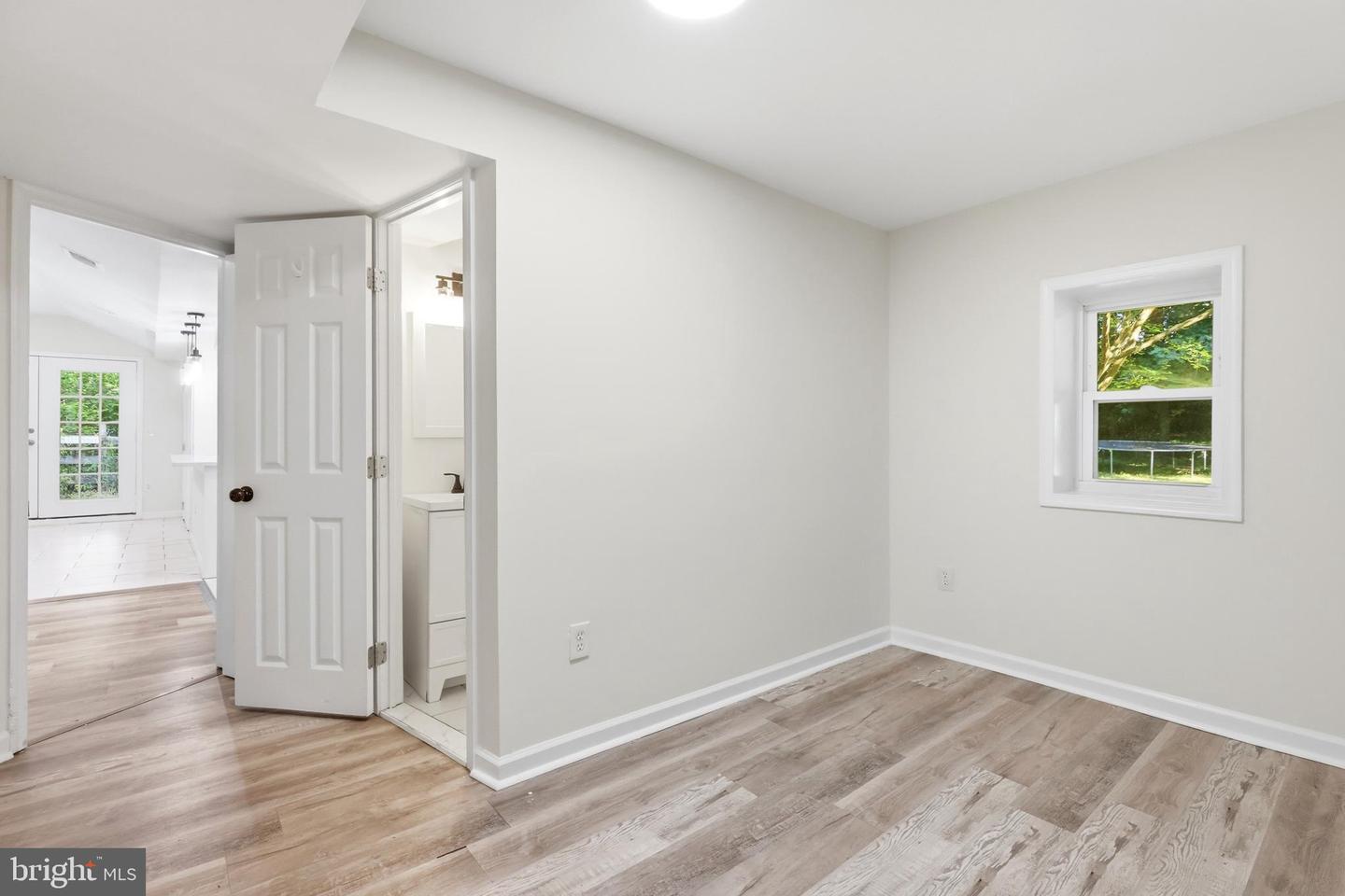 12820 Maple St Property Photo 17