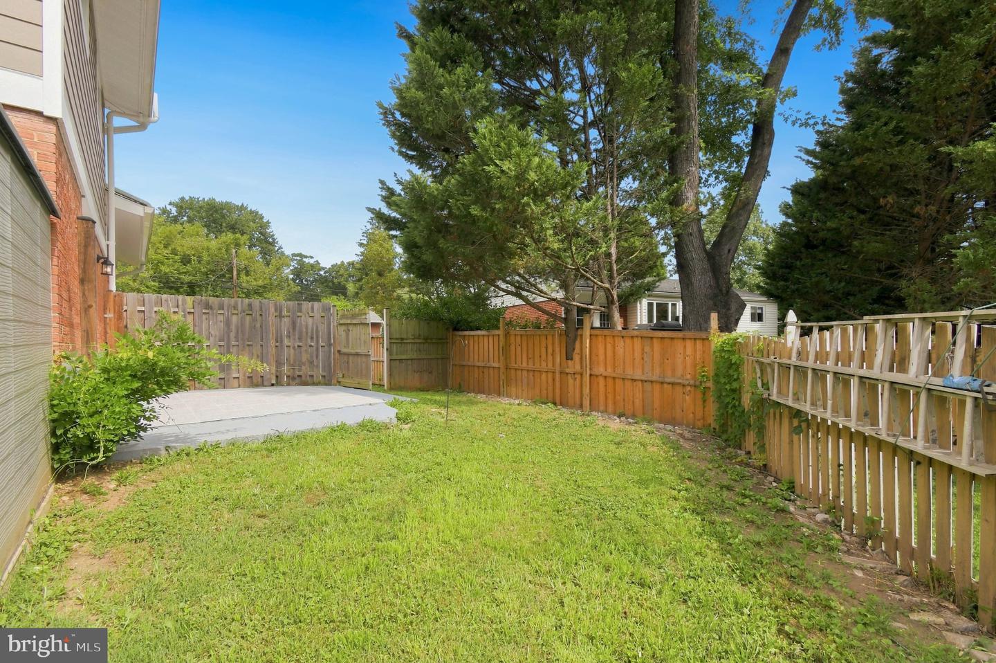 919 Playford Ln Property Photo 18