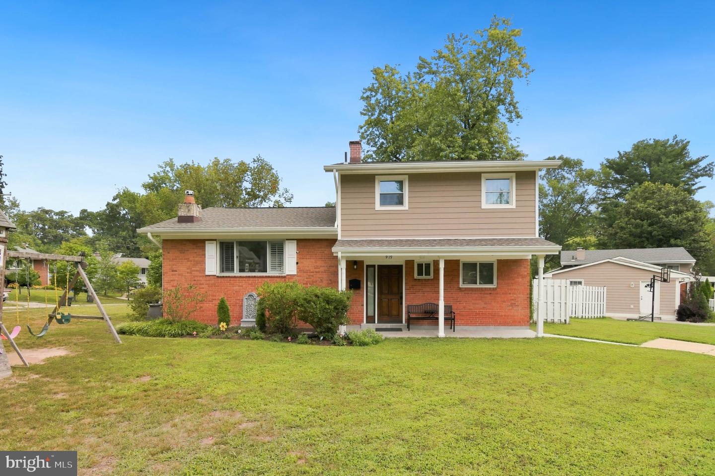 919 Playford Ln Property Photo 19