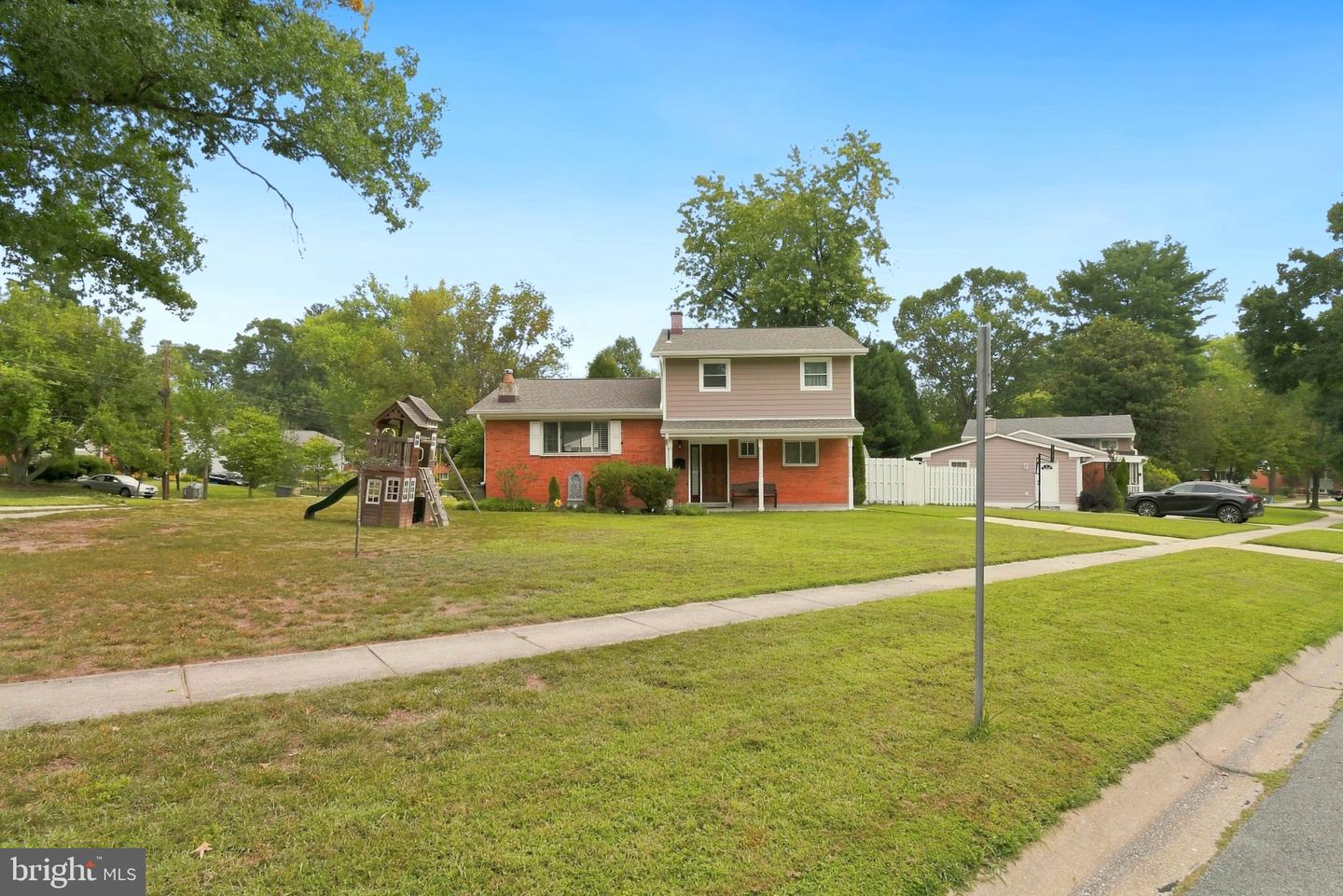 919 Playford Ln Property Photo 30