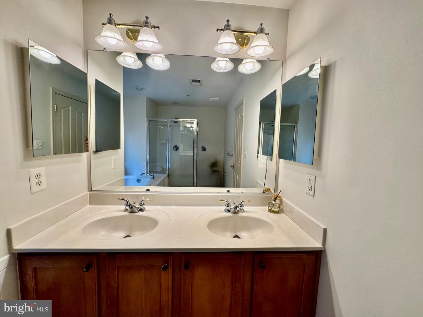 23517 Gardenside Pl Property Photo 9