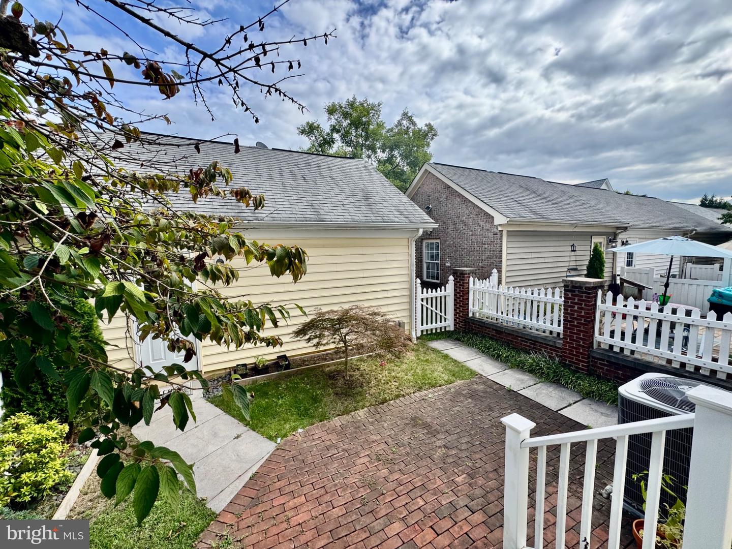 23517 Gardenside Pl Property Photo 27