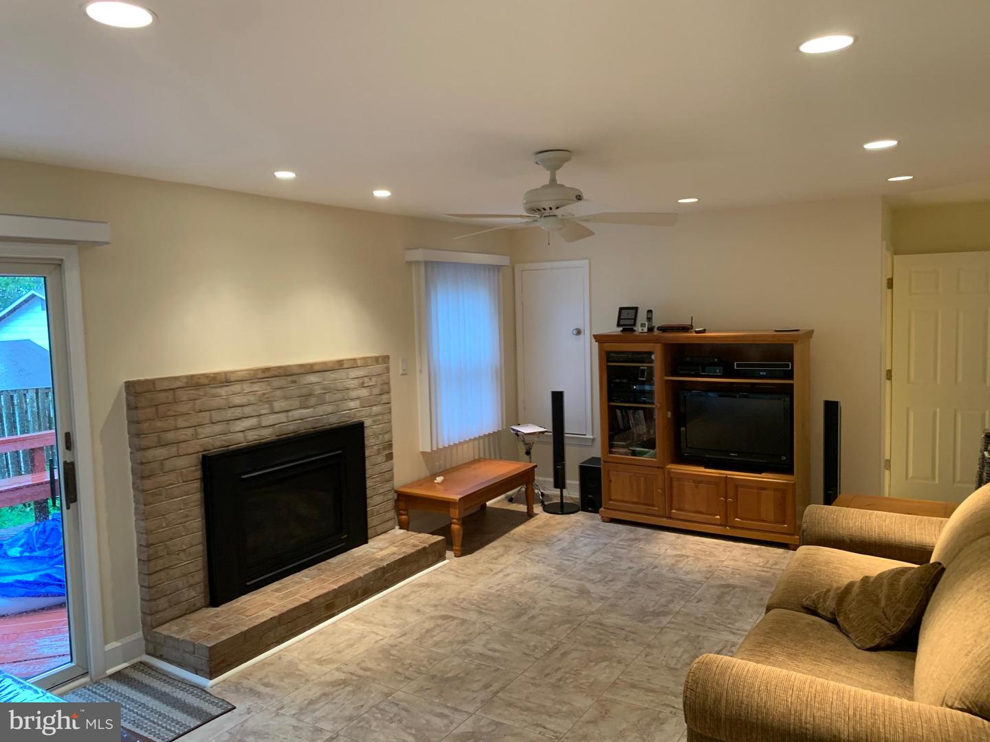 8507 Victory Ln Property Photo 8