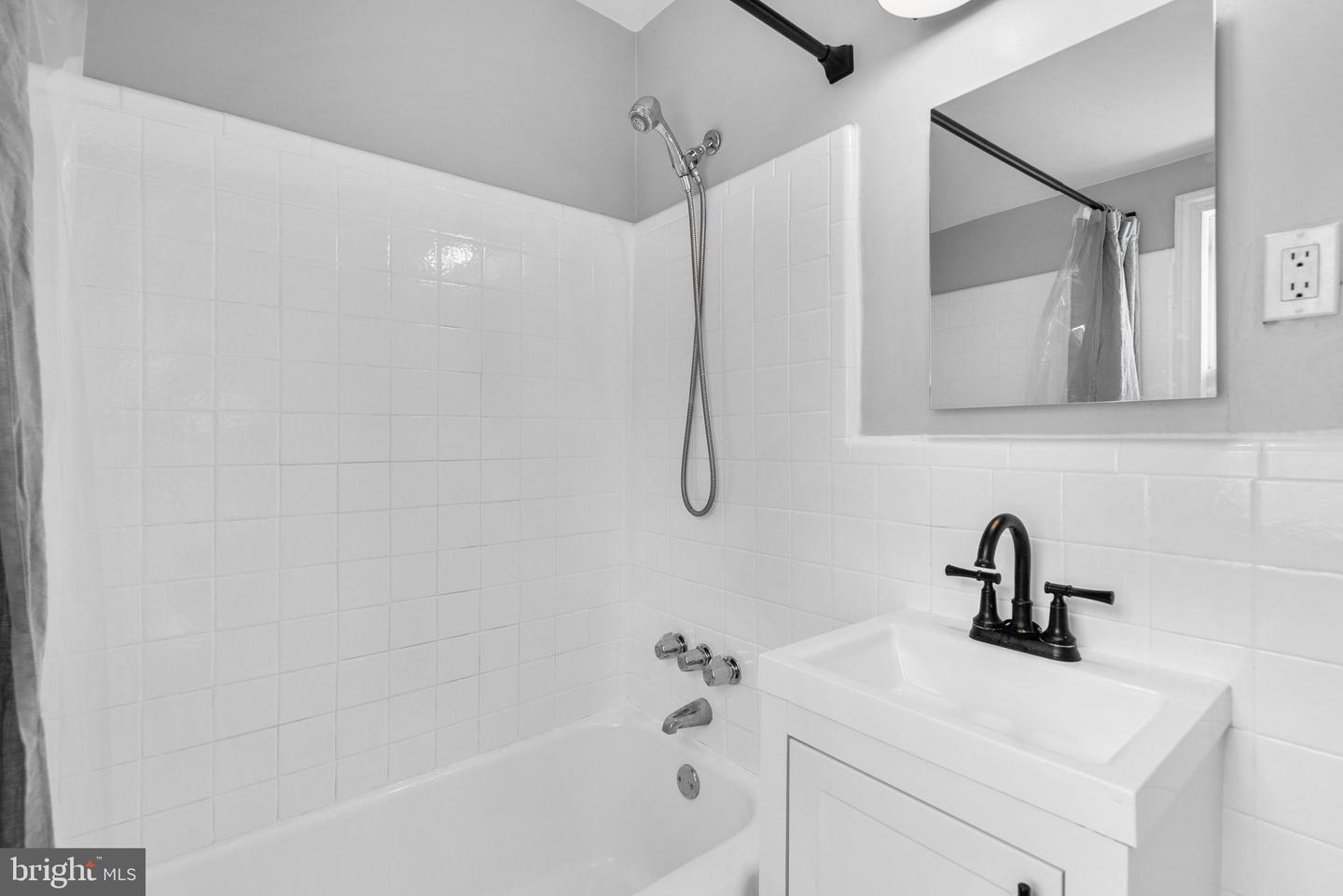 2200 Windham Ln Property Photo 23