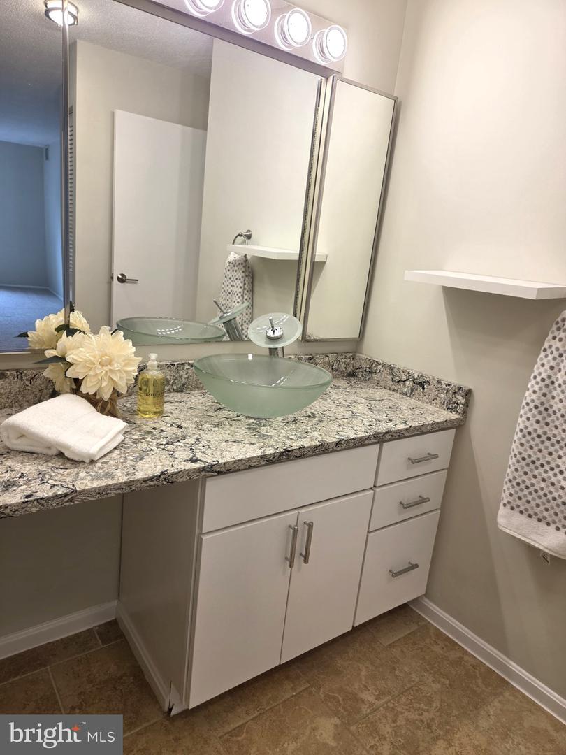 15107 Interlachen Dr #2-517 Property Photo 2