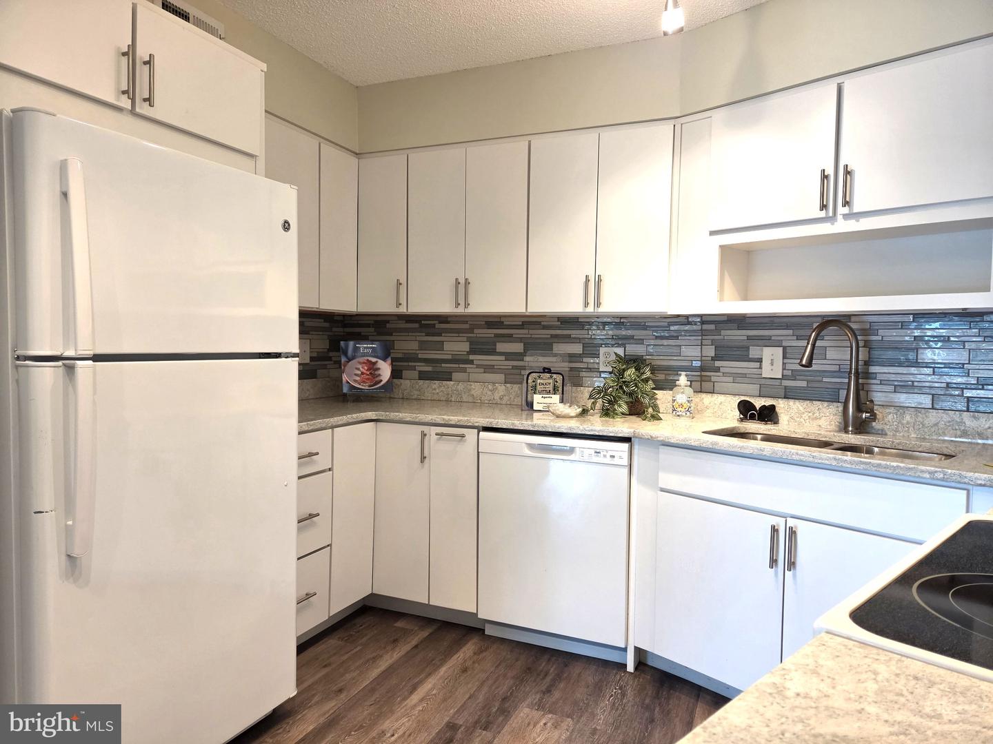 15107 Interlachen Dr #2-517 Property Photo 10