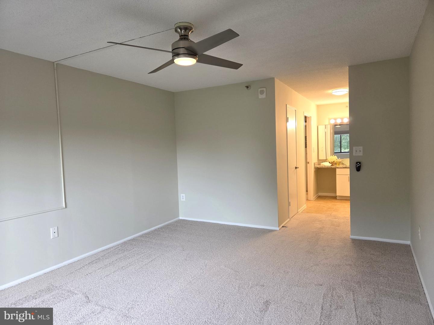 15107 Interlachen Dr #2-517 Property Photo 12