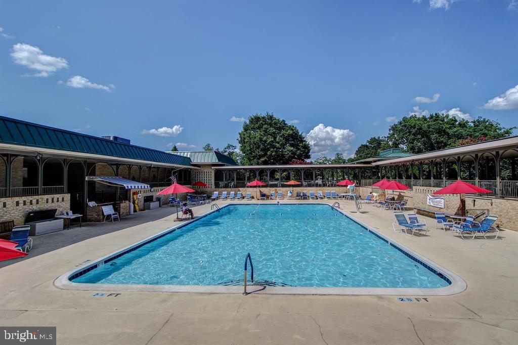 15107 Interlachen Dr #2-517 Property Photo 44