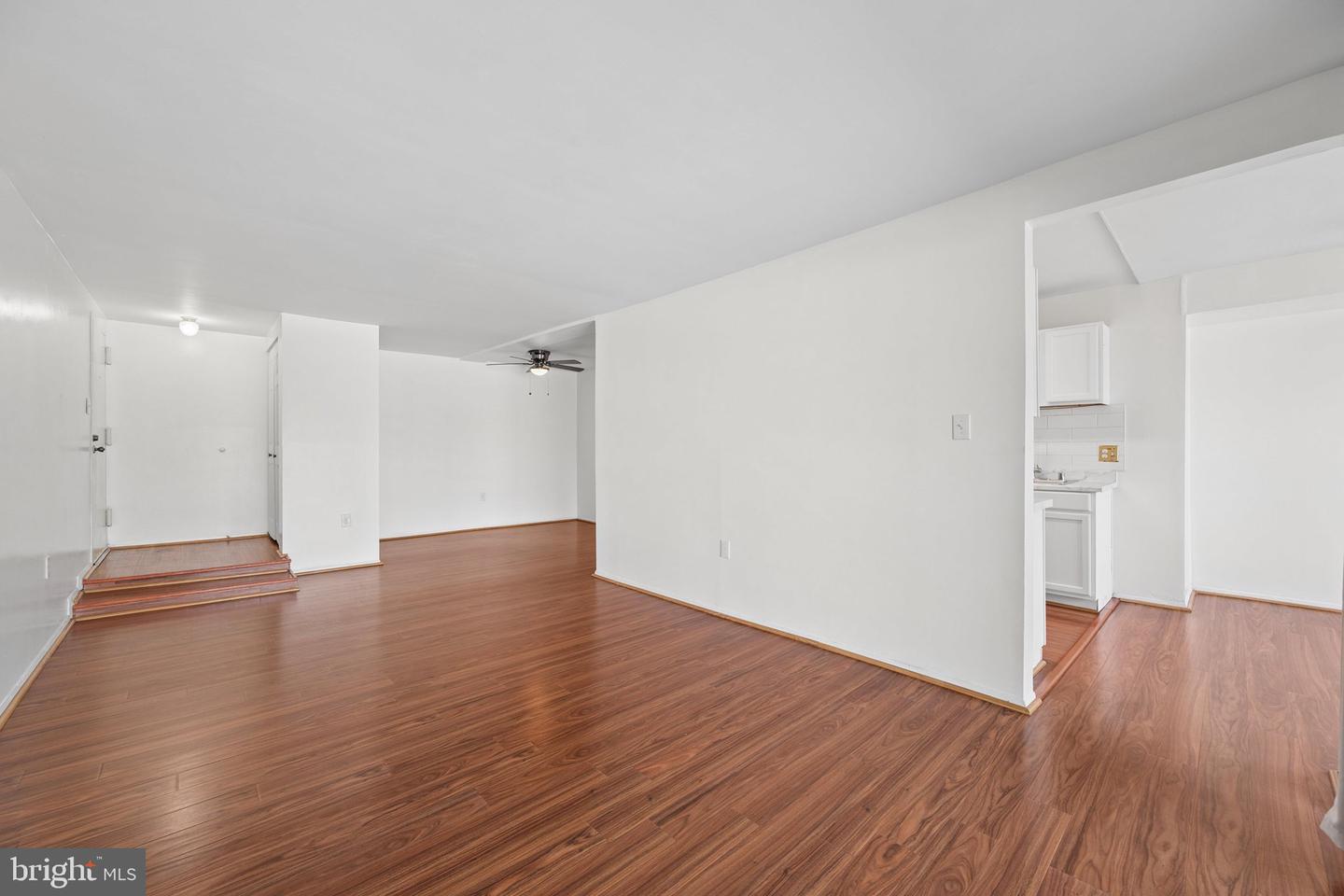 412 Girard St #204 Property Photo 9