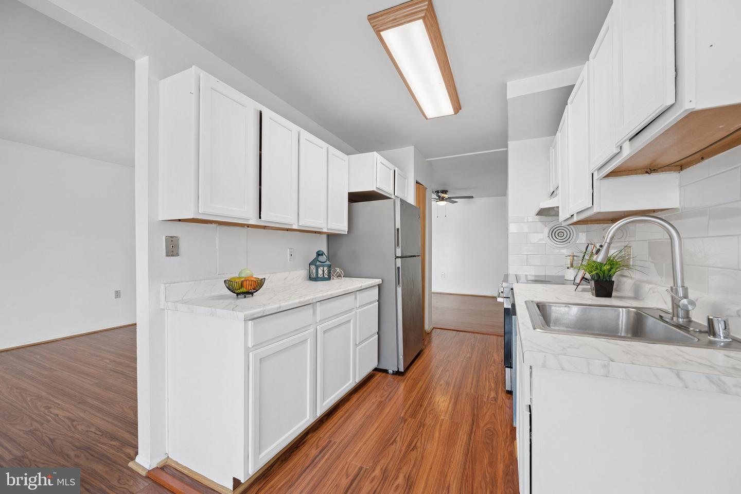 412 Girard St #204 Property Photo 19