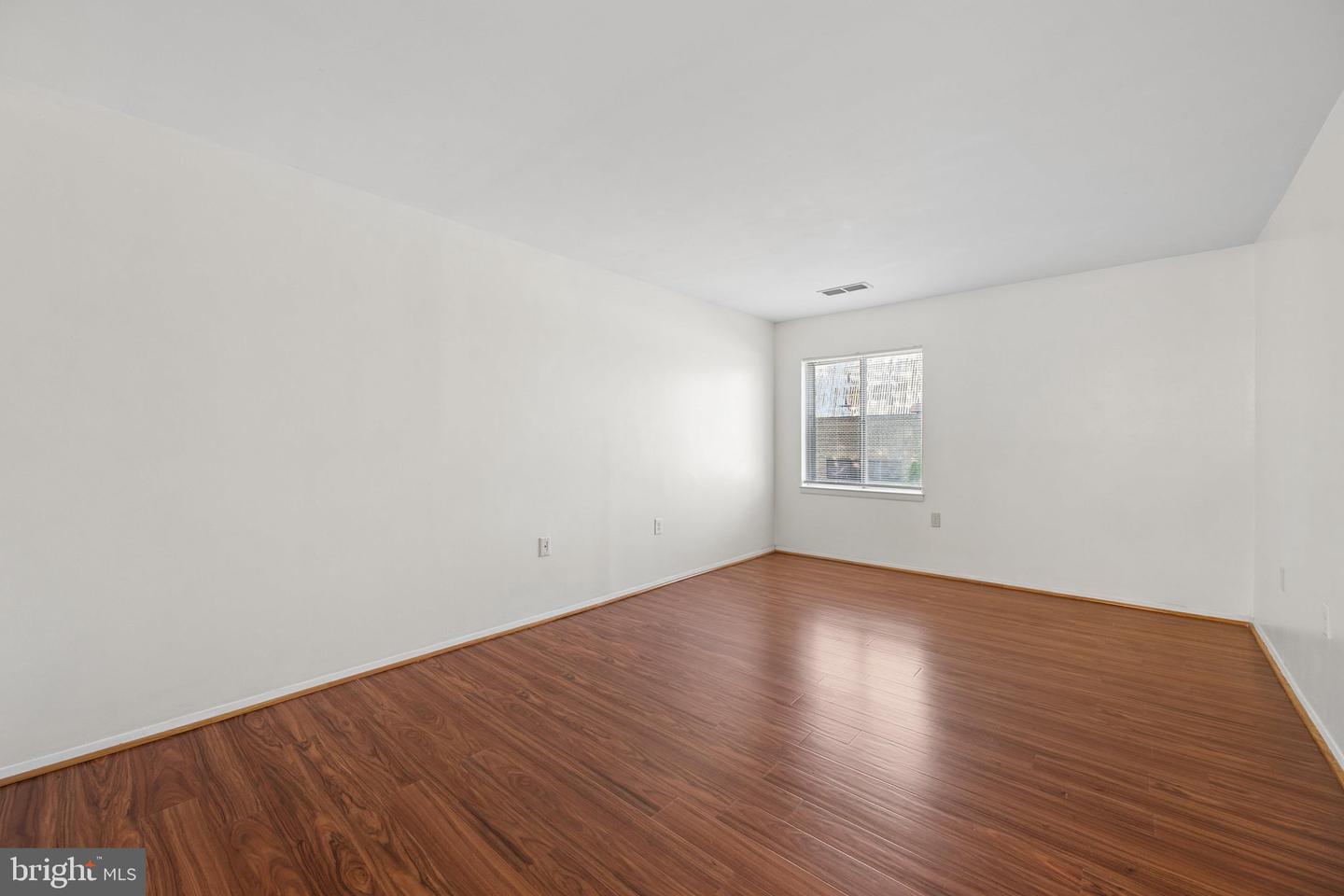 412 Girard St #204 Property Photo 25