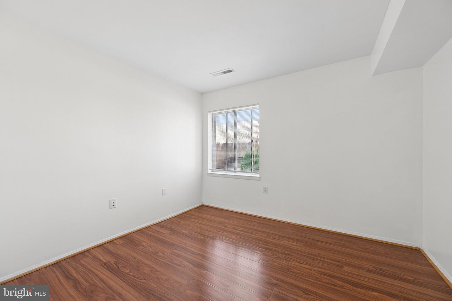 412 Girard St #204 Property Photo 30