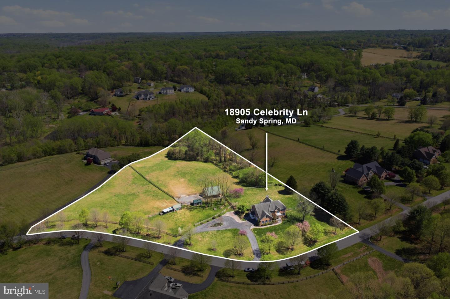 18905 Celebrity Ln Property Photo 1