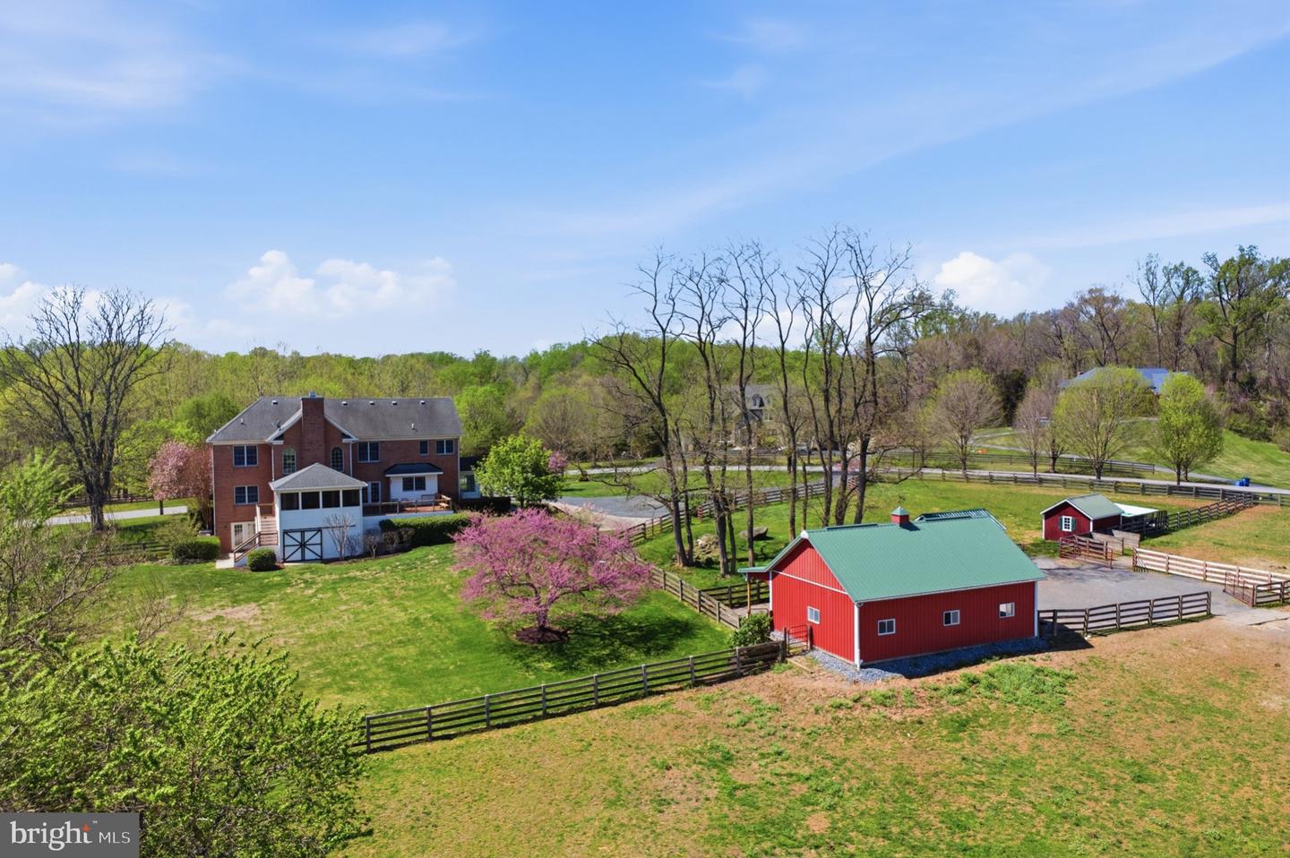 18905 Celebrity Ln Property Photo 3