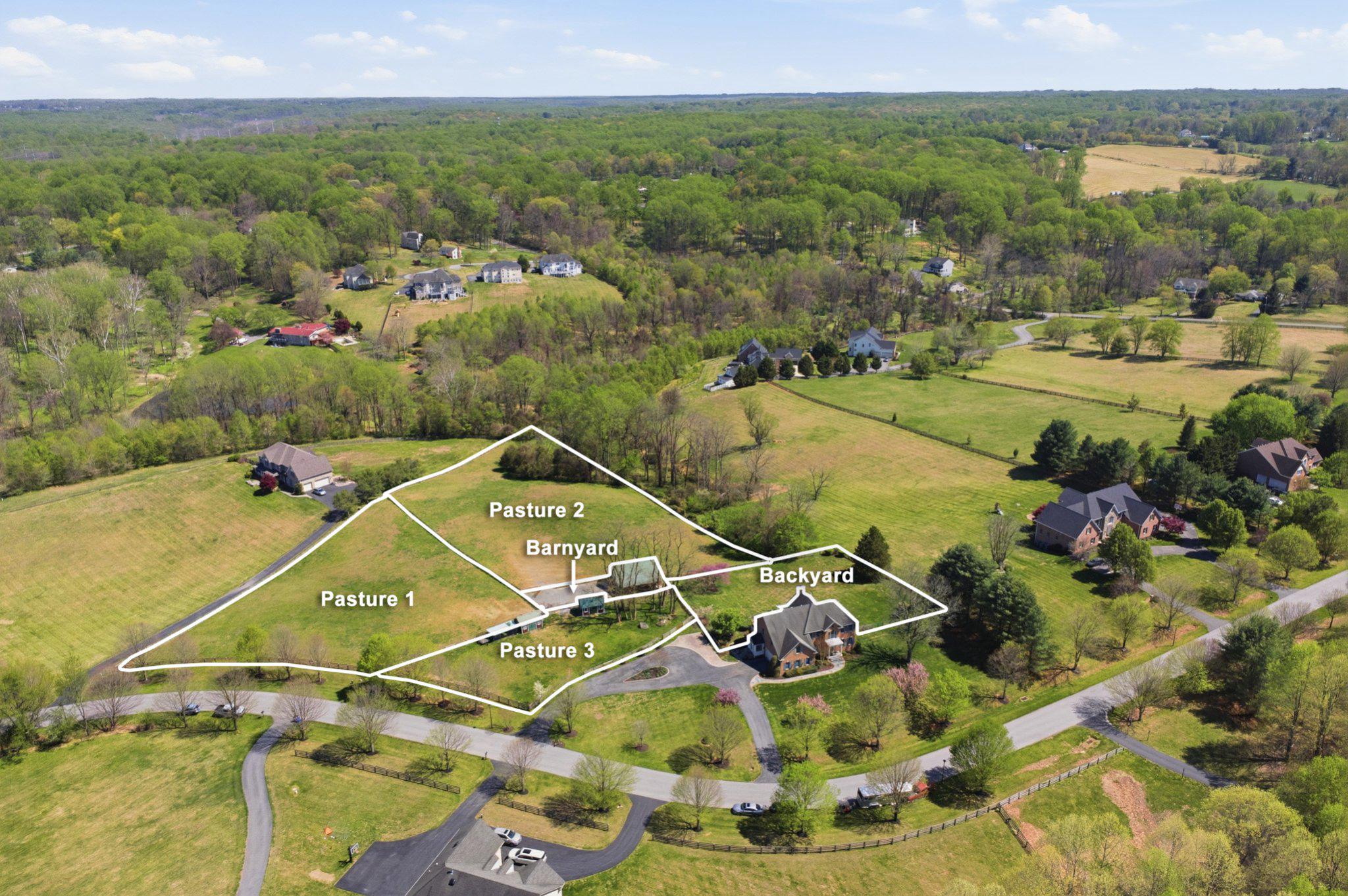 18905 Celebrity Ln Property Photo 9
