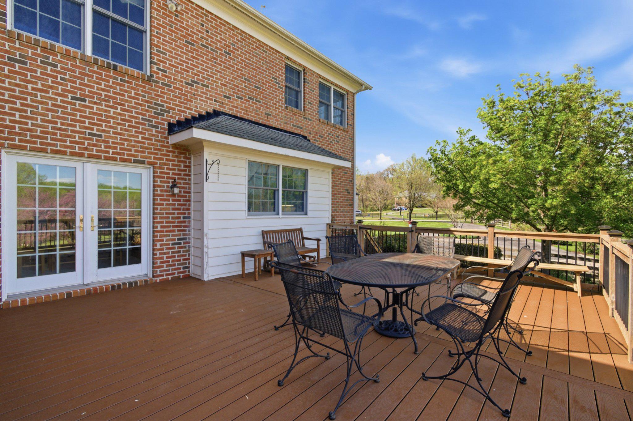 18905 Celebrity Ln Property Photo 19